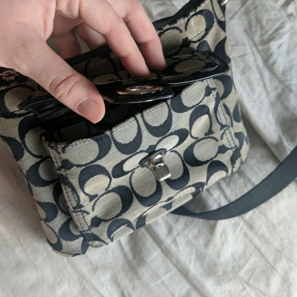 Coach crossbody - Picture 3 of 6